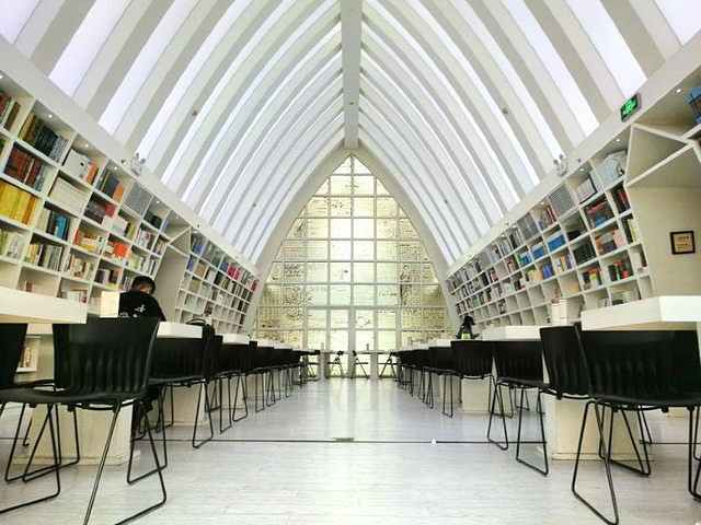 钟书阁(松江泰晤士小镇店)