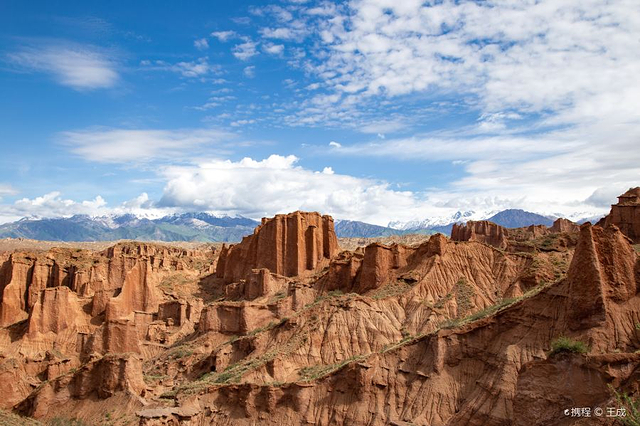 天山托木尔大峡谷