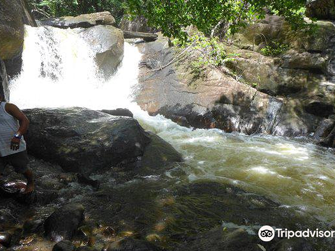 Kumu Falls旅游景点图片