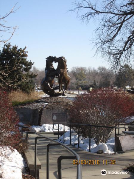 Fighting Stallions Memorial旅游景点图片