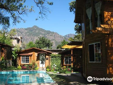Pyramids of Tepoztlan旅游景点图片