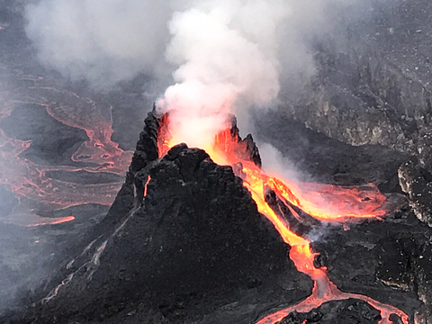 尼拉贡戈火山旅游景点图片