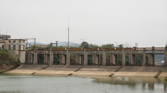 甘竹滩洪潮发电站