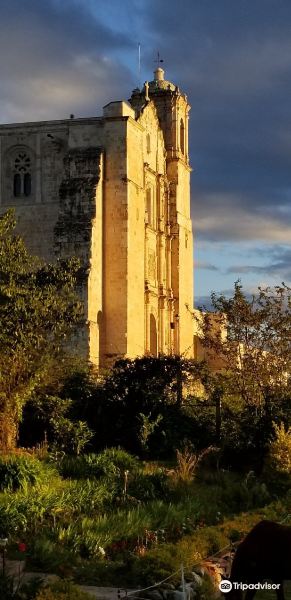 Templo y convento de Sta. Domingo de Guzman旅游景点图片