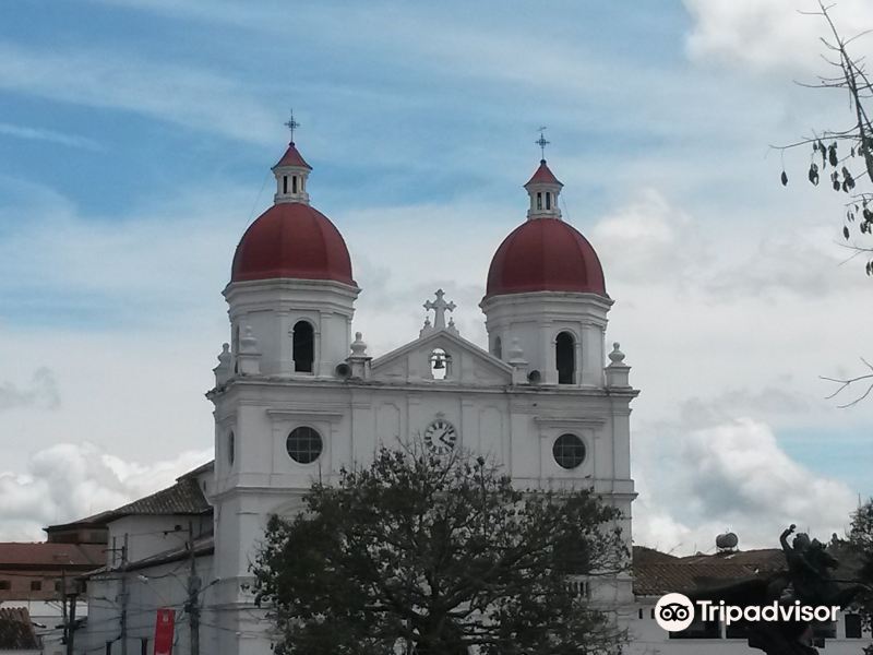 Catedral de San Nicolas旅游景点图片