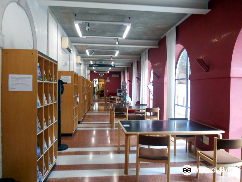 Biblioteca Civica R. Bortoli旅游景点图片