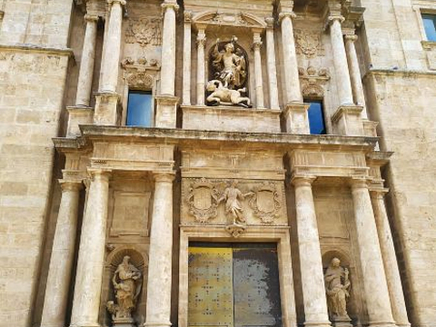 Antiguo Monasterio De San Miguel De Los Reyes的图片