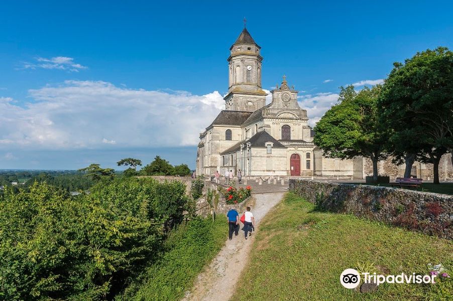 Esplanade du Mont Glonne旅游景点图片