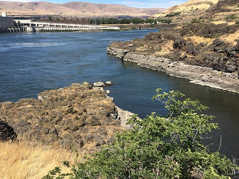 The Dalles Dam Visitor Center