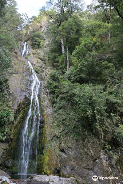 Wuling Taoshan Waterfall旅游景点图片