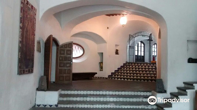 Monumental House Emilio El Indio Fernandez