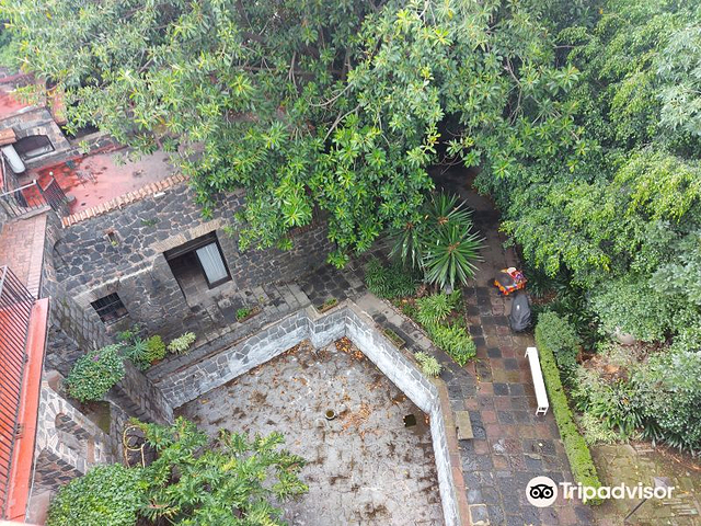 Monumental House Emilio El Indio Fernandez