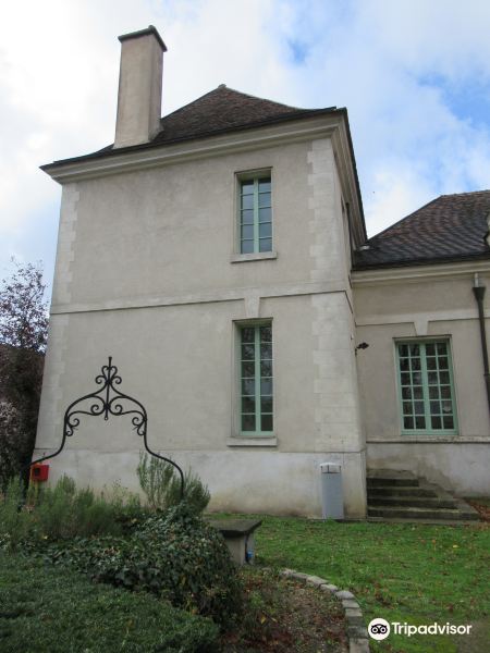 Petit château旅游景点图片