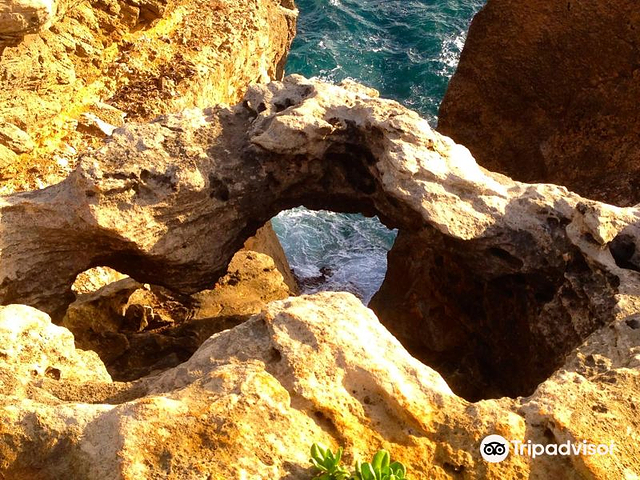 Makawehi Lithified Cliffs