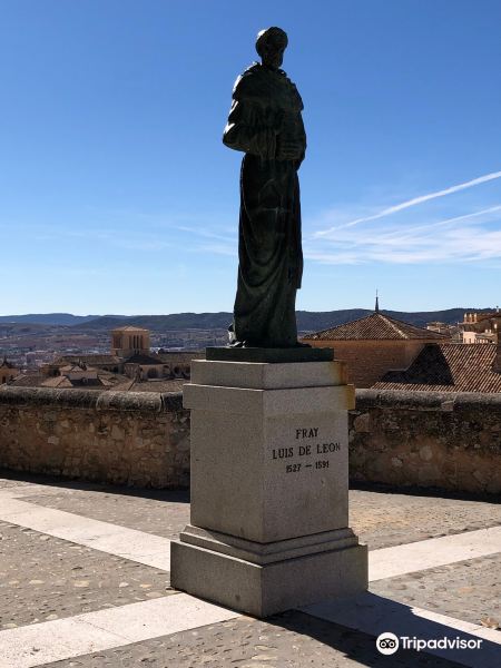 Estatua Fray Luis de Leon旅游景点图片