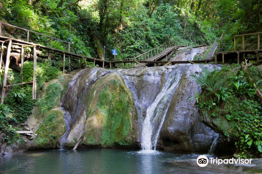 33 Waterfalls旅游景点图片