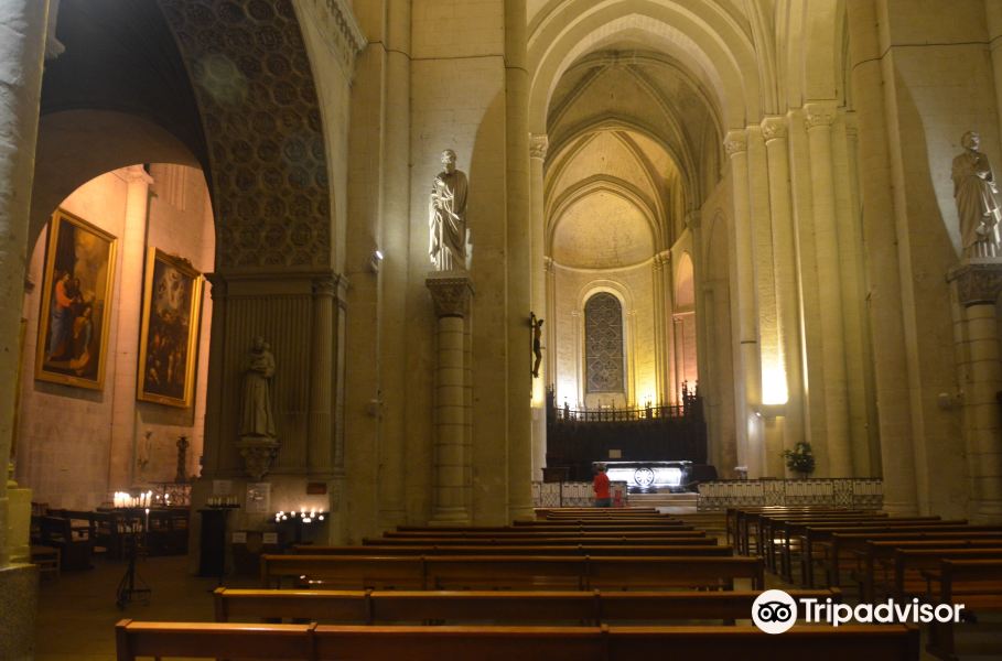 Eglise Saint-Pierre de Saumur旅游景点图片