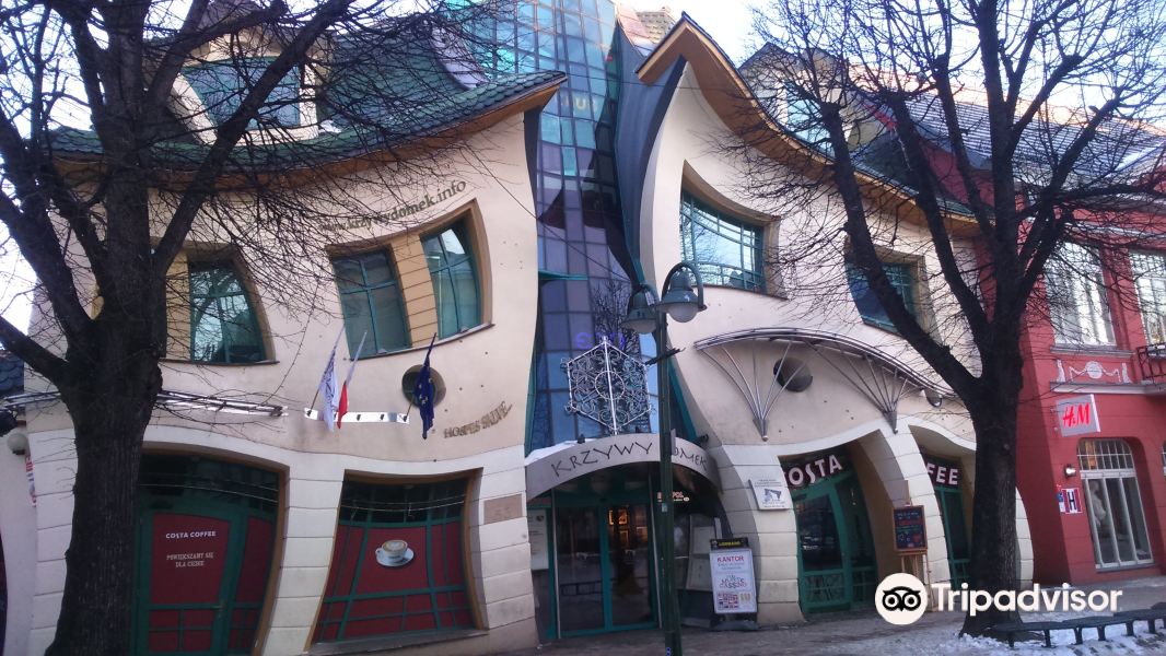 Crooked House旅游景点图片