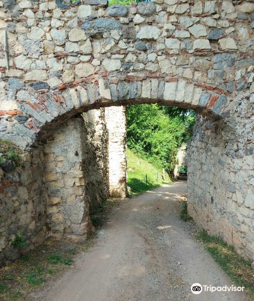 Rocca Borromea di Arona旅游景点图片