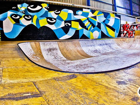 Skatepark Le Hangar Darwin的图片