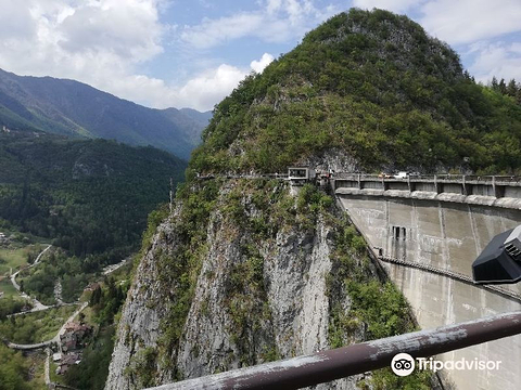 瓦拉尔萨旅游图片