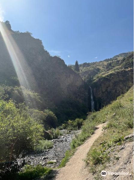 Kegety Waterfall旅游景点图片