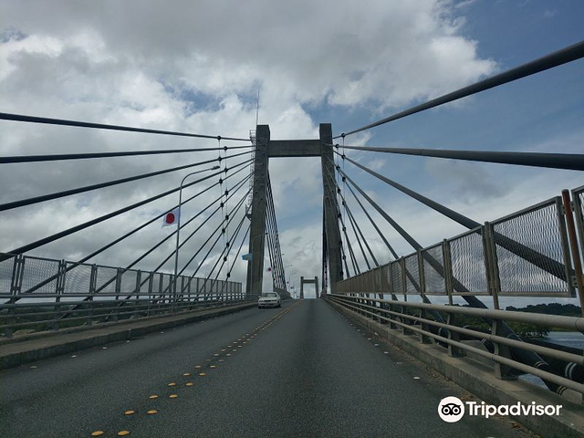 科罗尔－巴伯尔图阿普大桥