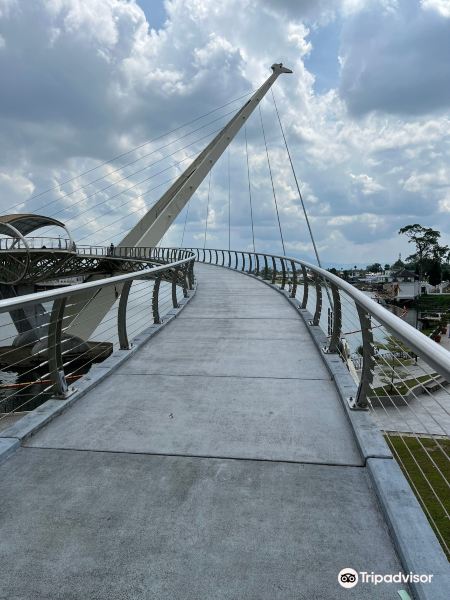 达鲁哈娜黄金桥旅游景点图片