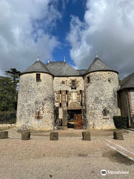 Castle of Fresnay Sur Sarthe旅游景点图片