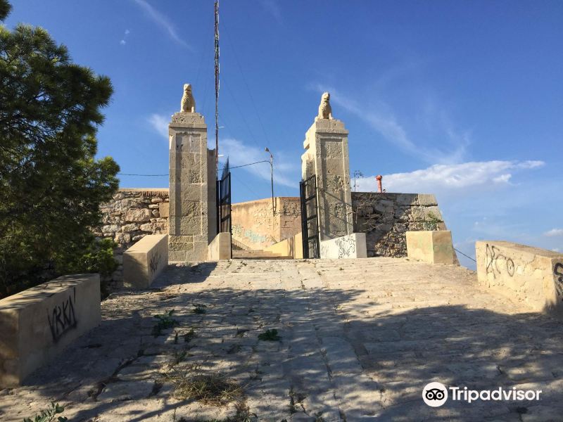 Castillo de San Fernando旅游景点图片