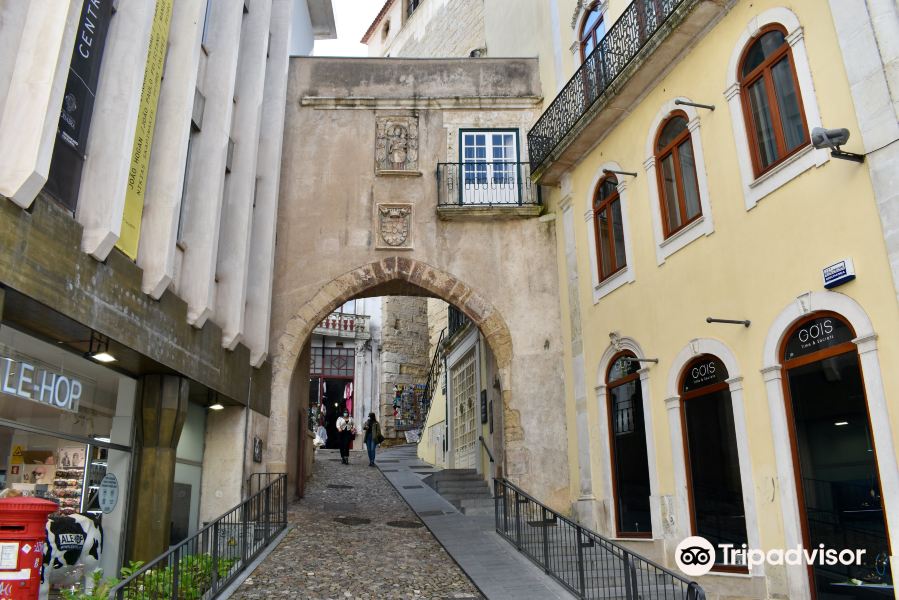 Porta e Torre de Almedina旅游景点图片