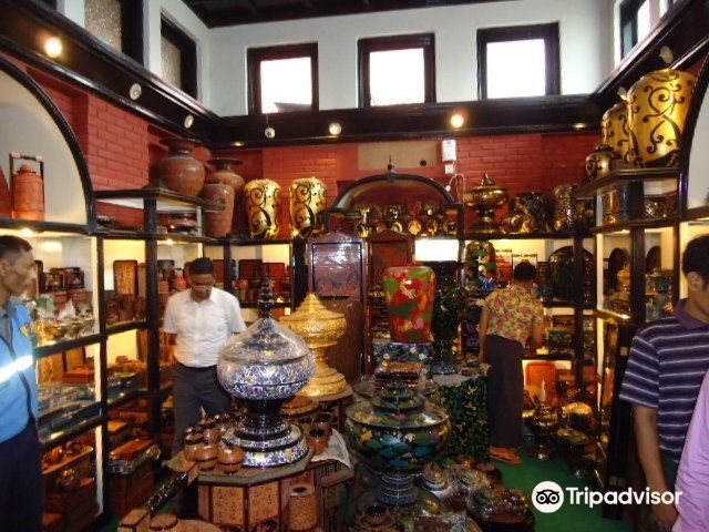 U Ba Nyein Lacquerware Workshop