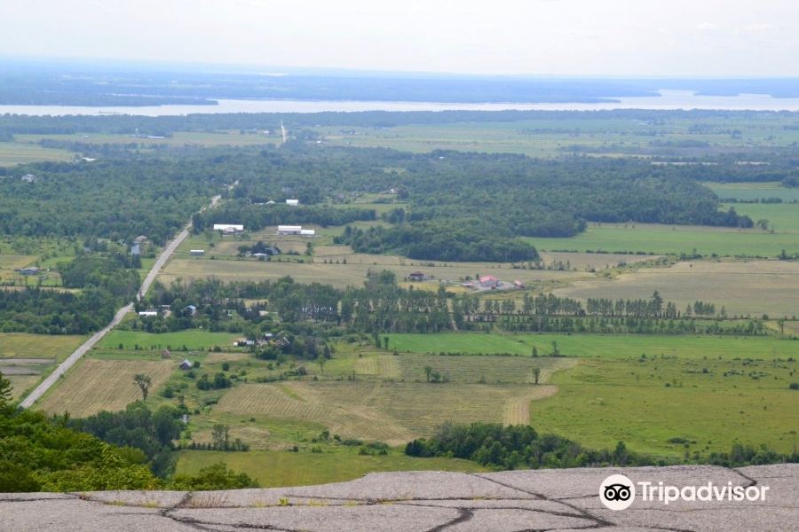 Champlain Lookout旅游景点图片