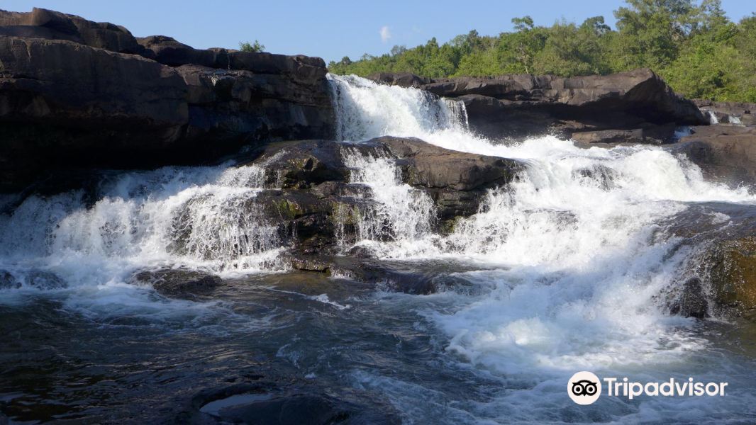 Tatai Waterfall旅游景点图片