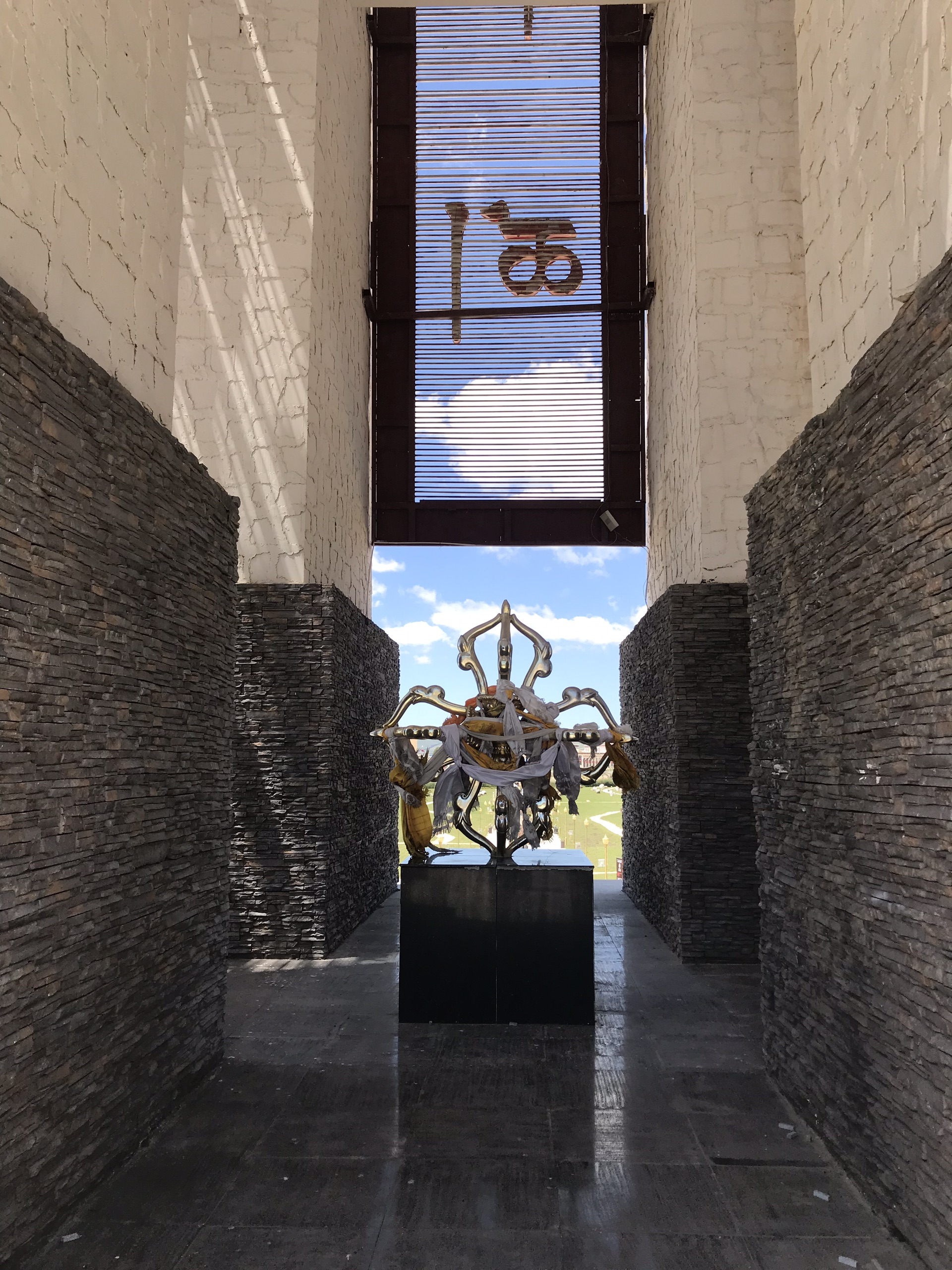 仓央嘉措文化广场